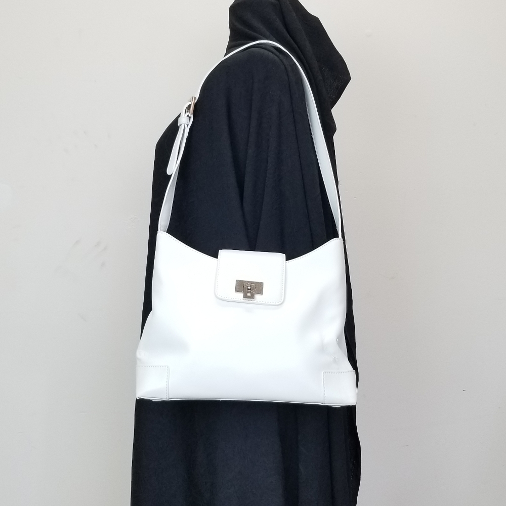 5/$25 Preston & York Bag! Free With Any Bundle.
